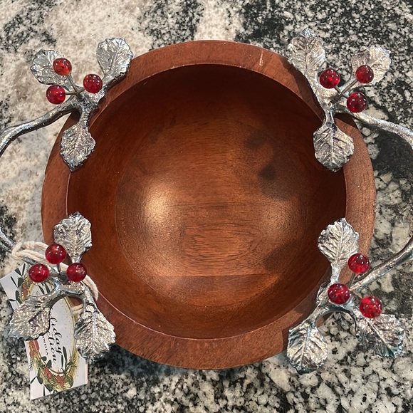 Festive wood bowl. 6” across top, 3”deep!  Great to entertain with. - Picture 3 of 4